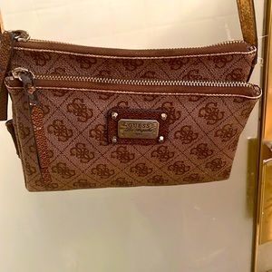 Used guess over shoulder purse